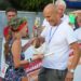 Läuferin Marika Heinlein mit Mann Bruno im Ziel beim Spartathlon-Ultralauf